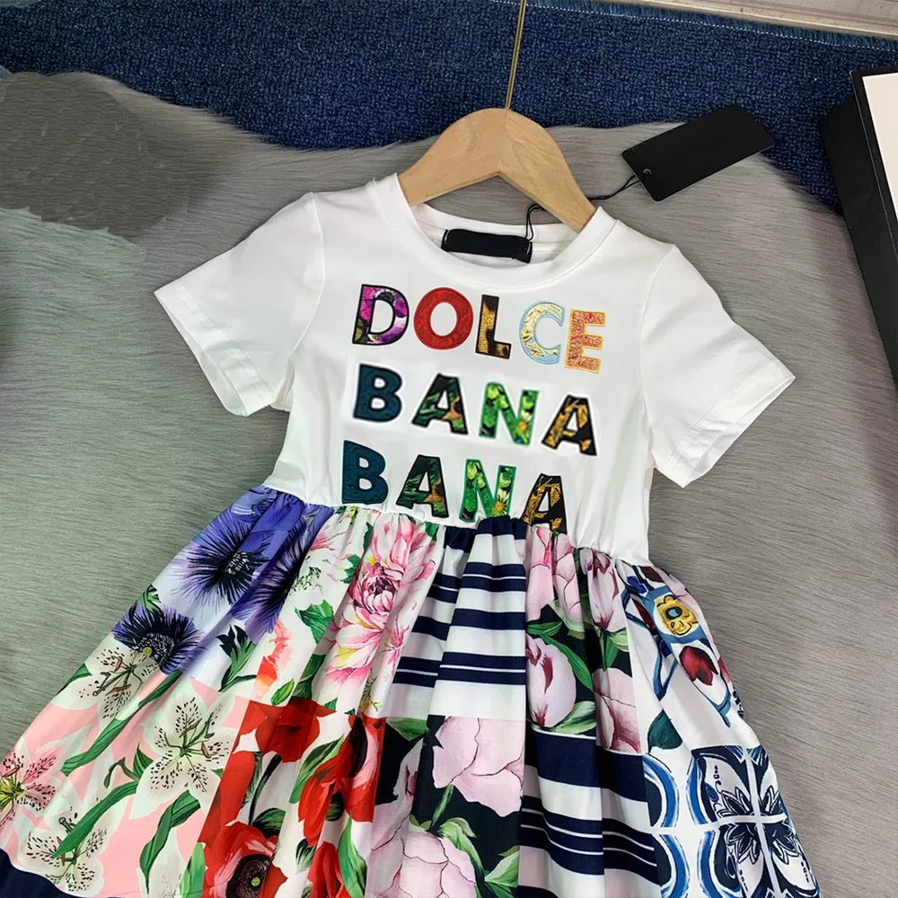 Designer new summer 2021 children's clothing new girls summer letters floral dress children's little girl skirt children's cloth
Designer new summer 2021 children's clothing new girls summer letters floral dress children's little girl skirt children's cloth