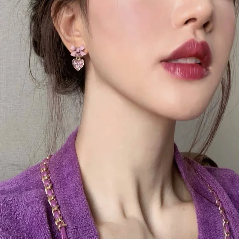 Sweet Acrylic Crystal Heart Stud Earrings Delicate Purple Color Mini Ear Studs Trendy Ear Nails for Women Girls Jewelry Gift
Sweet Acrylic Crystal Heart Stud Earrings Delicate Purple Color Mini Ear Studs Trendy Ear Nails for Women Girls Jewelry Gift