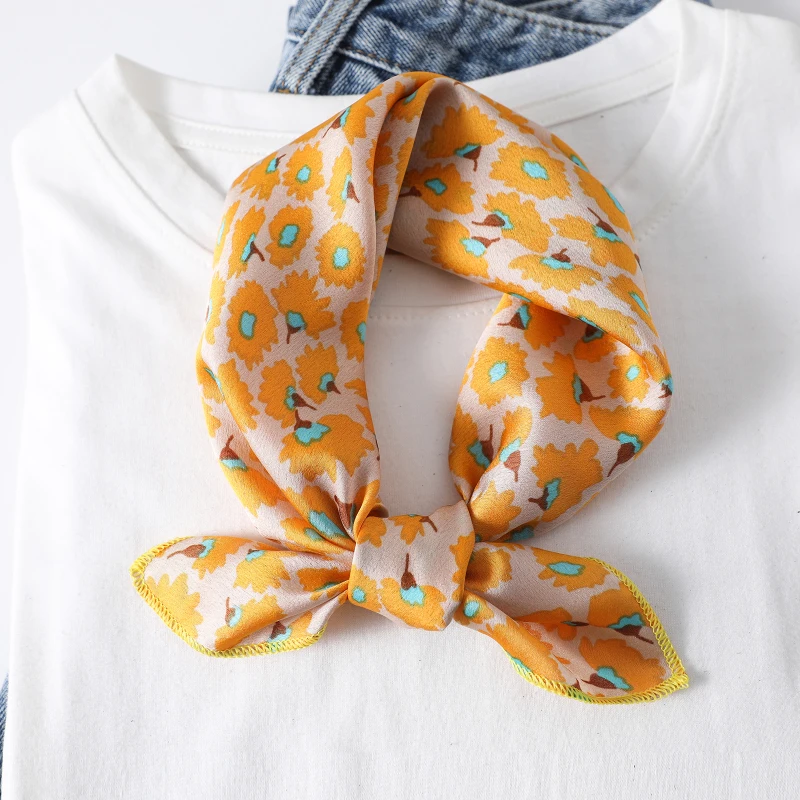 2021 New Silk Square Scarf Lady Hair Band Print Female Bandana Fashion Shawl and Wraps Neckerchief Women Bag Scarves Hijab
2021 New Silk Square Scarf Lady Hair Band Print Female Bandana Fashion Shawl and Wraps Neckerchief Women Bag Scarves Hijab