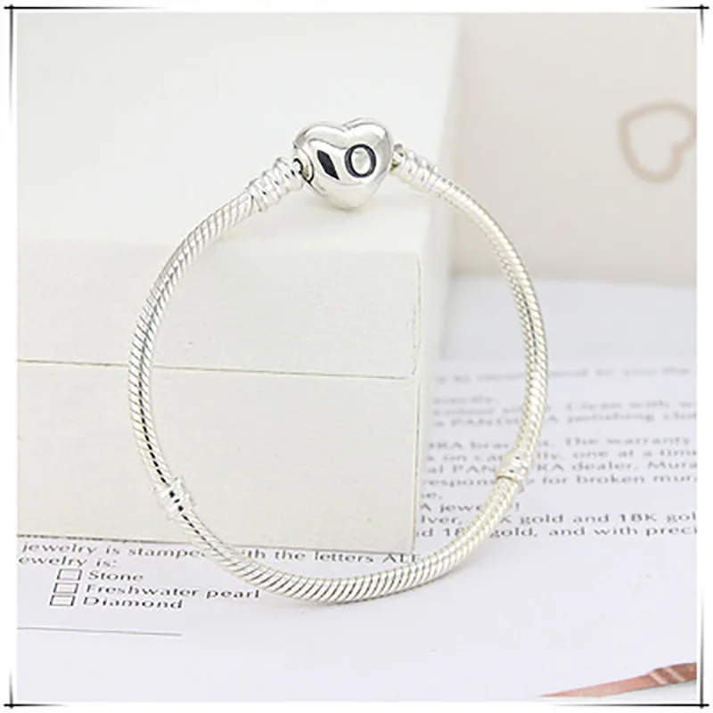Hot trendy brand 925 sterling silver glossy love ladies bracelet exquisite personality simple
Hot trendy brand 925 sterling silver glossy love ladies bracelet exquisite personality simple