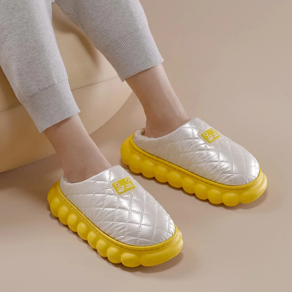 2021 New Down Waterproof Non-Slip Home Slippers Women Winter Warm Home Indoor Cotton Non-Slips Ladies Soft SlippersCouples Shoes
2021 New Down Waterproof Non-Slip Home Slippers Women Winter Warm Home Indoor Cotton Non-Slips Ladies Soft SlippersCouples Shoes
