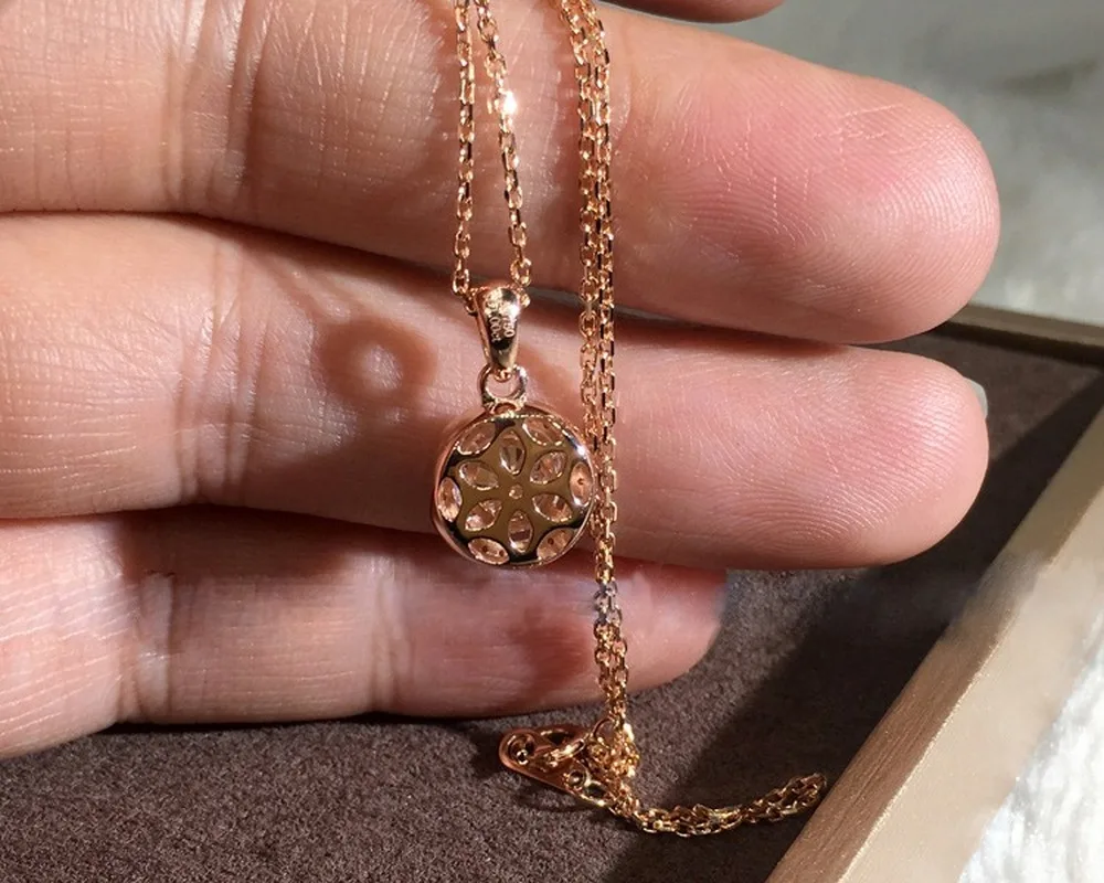 925 sterling silver pendant female luxury micro inlaid simulation diamond necklace classic round retro money simple atmosphere 
925 sterling silver pendant female luxury micro inlaid simulation diamond necklace classic round retro money simple atmosphere