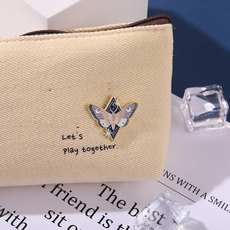 Exquisite butterfly pins, alloy paint brooches, clothing accessories wholesale, bag decoration badges
Exquisite butterfly pins, alloy paint brooches, clothing accessories wholesale, bag decoration badges