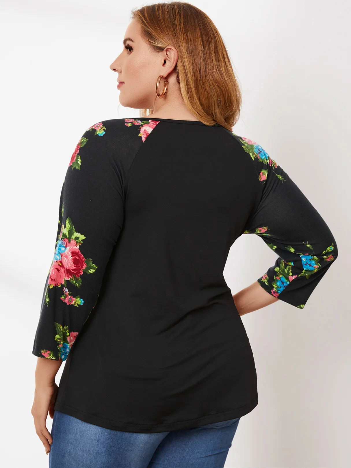 2021 Autumn Women Three Quarter Sleeve Floral Print Patchwork Casual Blouse Black Plus Size Ladies Tops Women Clothing
2021 Autumn Women Three Quarter Sleeve Floral Print Patchwork Casual Blouse Black Plus Size Ladies Tops Women Clothing