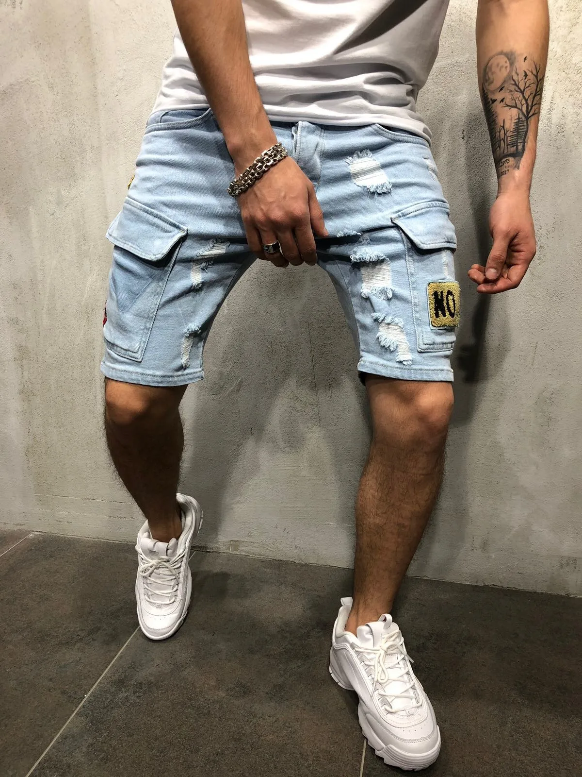 New SummerBroken Hole Embroidered Pocket Men Denim Shorts Street Hip-Hop Jogging 5 Cent Shorts Slim Printing White Dot Men Jeans
New SummerBroken Hole Embroidered Pocket Men Denim Shorts Street Hip-Hop Jogging 5 Cent Shorts Slim Printing White Dot Men Jeans