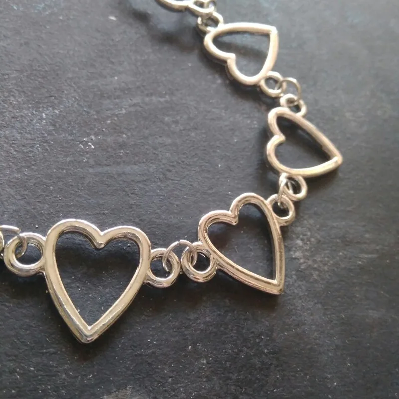 Hollow Heart Link Chain Choker Necklaces Metal Golden Necklace for Women Girls Statement Chain Necklace Jewelry Party Gift
Hollow Heart Link Chain Choker Necklaces Metal Golden Necklace for Women Girls Statement Chain Necklace Jewelry Party Gift