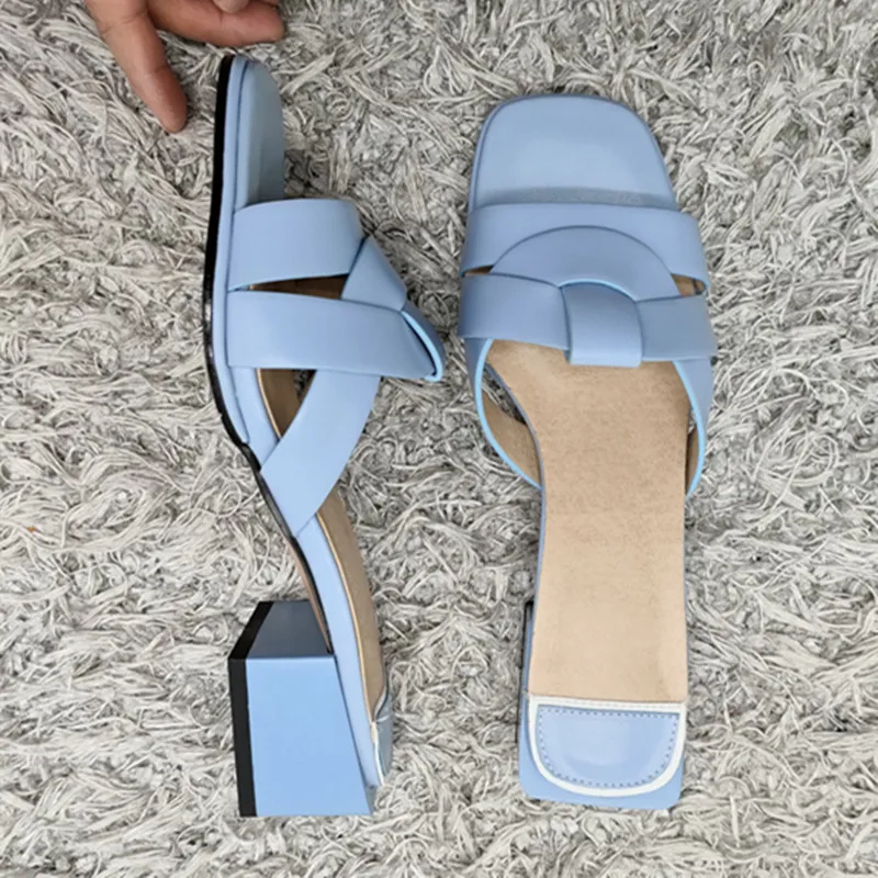 2020 Ladies Slippers thick high Heels Footwear Summer Fashion Outside Women Mules Shoes size 41 42 43
2020 Ladies Slippers thick high Heels Footwear Summer Fashion Outside Women Mules Shoes size 41 42 43