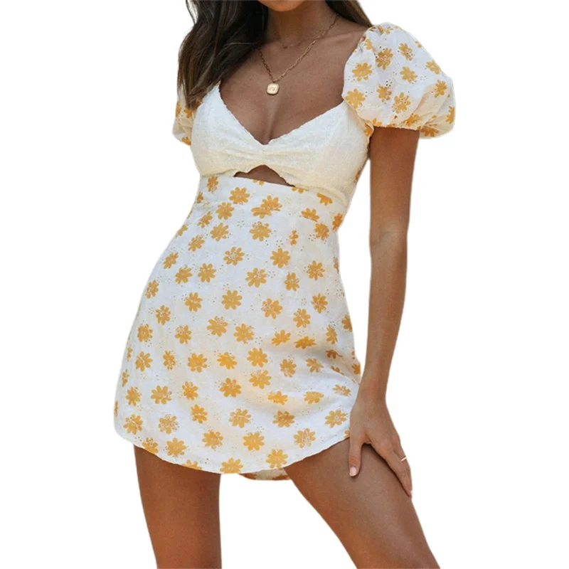 Women Dresses Summer 2021 Fashion Short Sleeve Vintage Daisy Print Dress V-neck Hollow Out A-Line Mini Dress 
Women Dresses Summer 2021 Fashion Short Sleeve Vintage Daisy Print Dress V-neck Hollow Out A-Line Mini Dress