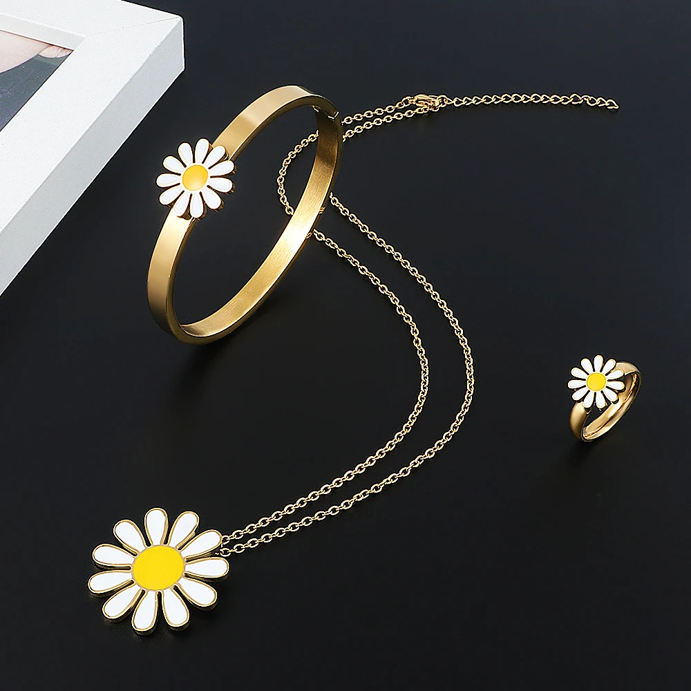 Luxury Daisy Flower Bangle Bracelet Enamel Ring Charm Pendant Necklace For Women White Sunflower Design Jewelry Sets
Luxury Daisy Flower Bangle Bracelet Enamel Ring Charm Pendant Necklace For Women White Sunflower Design Jewelry Sets