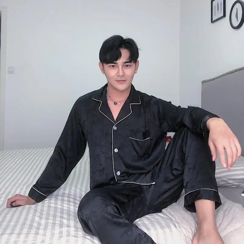 Long Sleeve Sleepwear 2PCS Shirt&Pant Elastic PLUS SIZE Men Pajamas Set Spring Loungewear Faux Silk Satin Home Clothes
Long Sleeve Sleepwear 2PCS Shirt&Pant Elastic PLUS SIZE Men Pajamas Set Spring Loungewear Faux Silk Satin Home Clothes