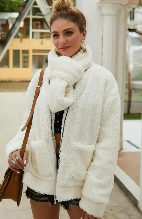 Faux Fur Warm Clothes Long Sleeve Teddy Clothes With Pockets Fashion Round Neck Clothes With Scarf 2021 Long Fluffy Outerwear
Faux Fur Warm Clothes Long Sleeve Teddy Clothes With Pockets Fashion Round Neck Clothes With Scarf 2021 Long Fluffy Outerwear