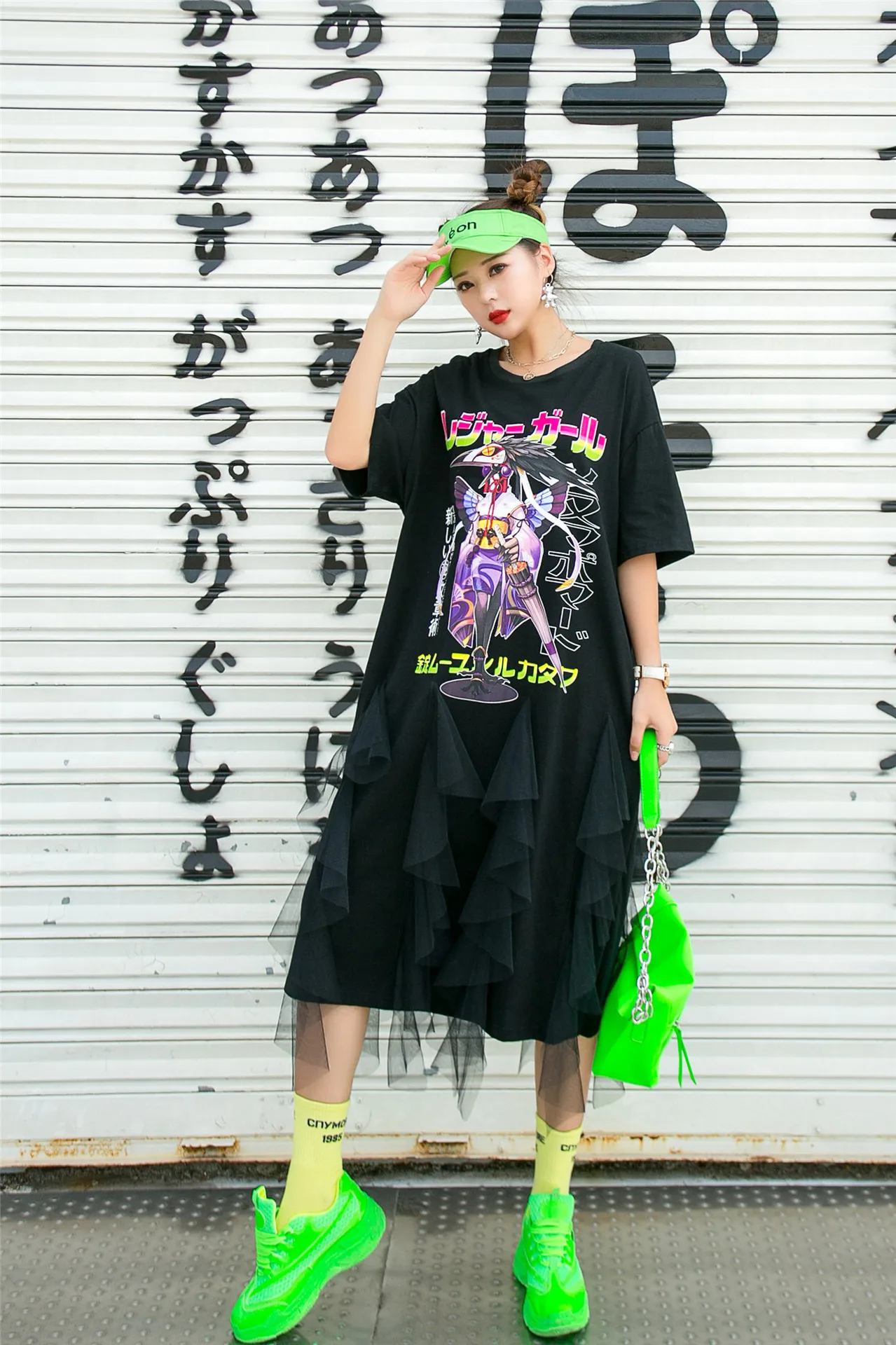 2020 summer new tide brand T-shirt female personality stitching mesh short-sleeved large size medium and long T-shirt girl dress
2020 summer new tide brand T-shirt female personality stitching mesh short-sleeved large size medium and long T-shirt girl dress