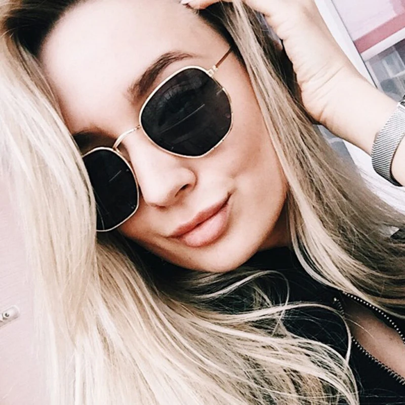 2021 Metal Classic Women/Men Sunglasses Mirror Luxury Brand Sun Glasses Female Driving Eyewear Vintage Oculos De Sol
2021 Metal Classic Women/Men Sunglasses Mirror Luxury Brand Sun Glasses Female Driving Eyewear Vintage Oculos De Sol