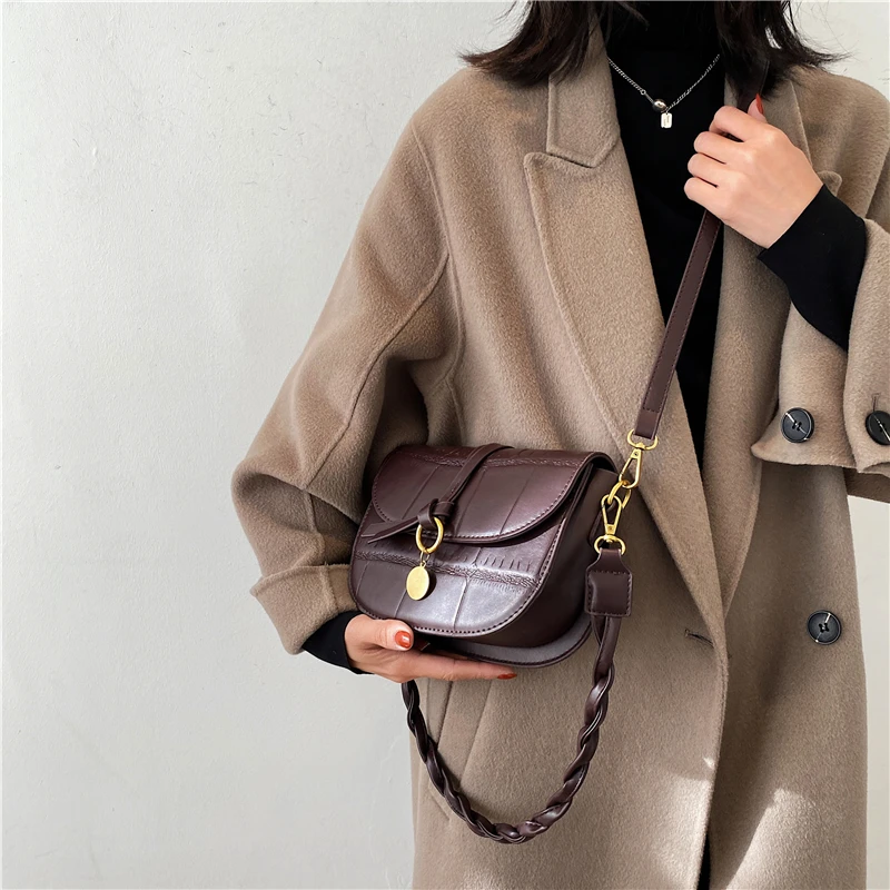 Luxury Branded Fashion Shoulder Handbags for Women Popular Saddle Designer Woman's Bag Stone Pattern PU Leather Crossbody Bag
Luxury Branded Fashion Shoulder Handbags for Women Popular Saddle Designer Woman's Bag Stone Pattern PU Leather Crossbody Bag