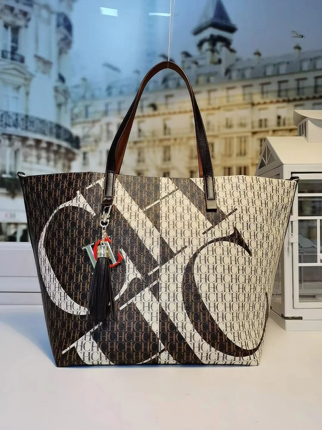 Famous Designer Women Purse and Handbags 2021 New Luxury Fashion Large Capacity Casual Totes High Quality CH Brand Shoulder Bags
Famous Designer Women Purse and Handbags 2021 New Luxury Fashion Large Capacity Casual Totes High Quality CH Brand Shoulder Bags