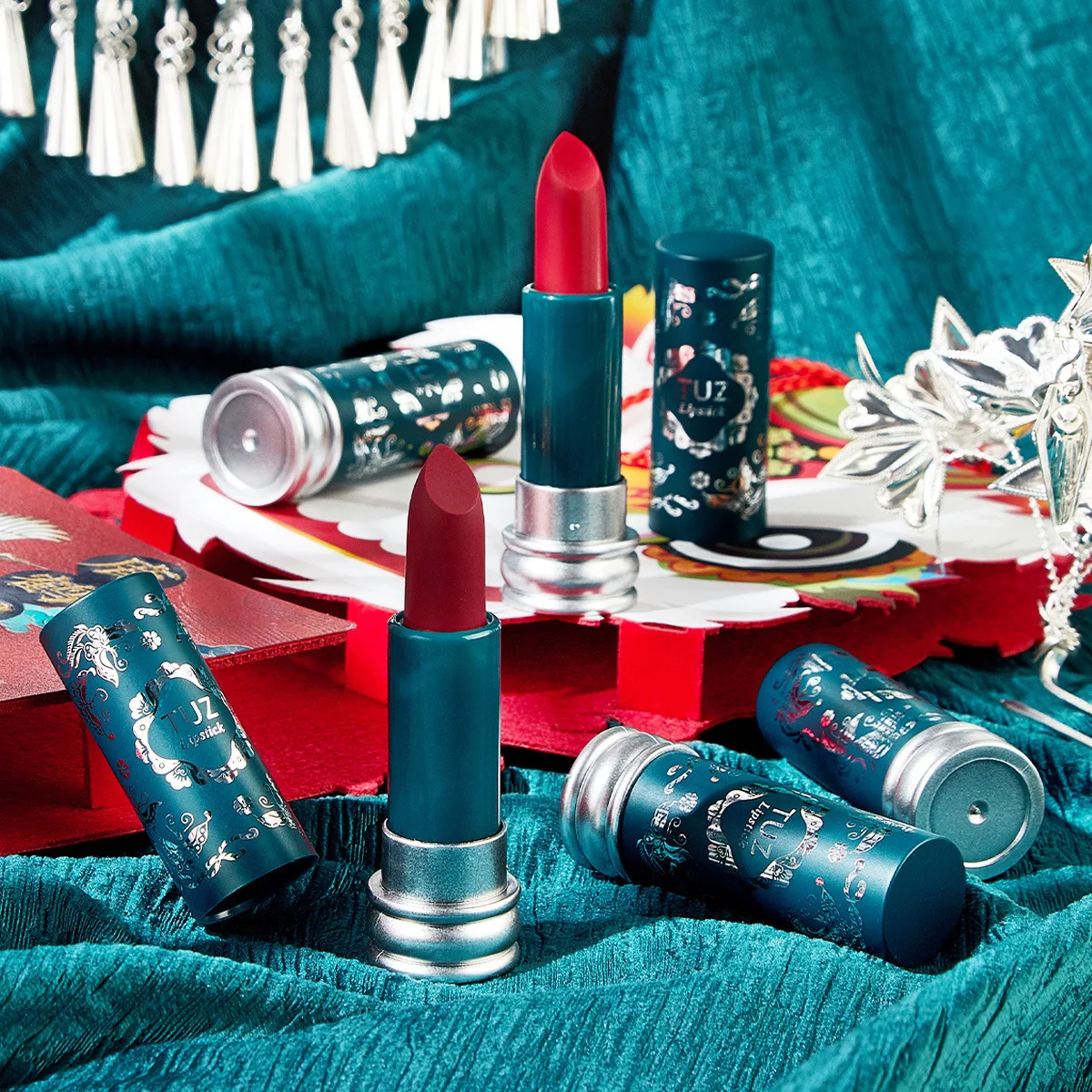 5 Colors Matte Lipstick Long-lasting Waterproof Makeup Chinese Style Red Matte Shimmer High-grade Lipstick Cosmetic
5 Colors Matte Lipstick Long-lasting Waterproof Makeup Chinese Style Red Matte Shimmer High-grade Lipstick Cosmetic