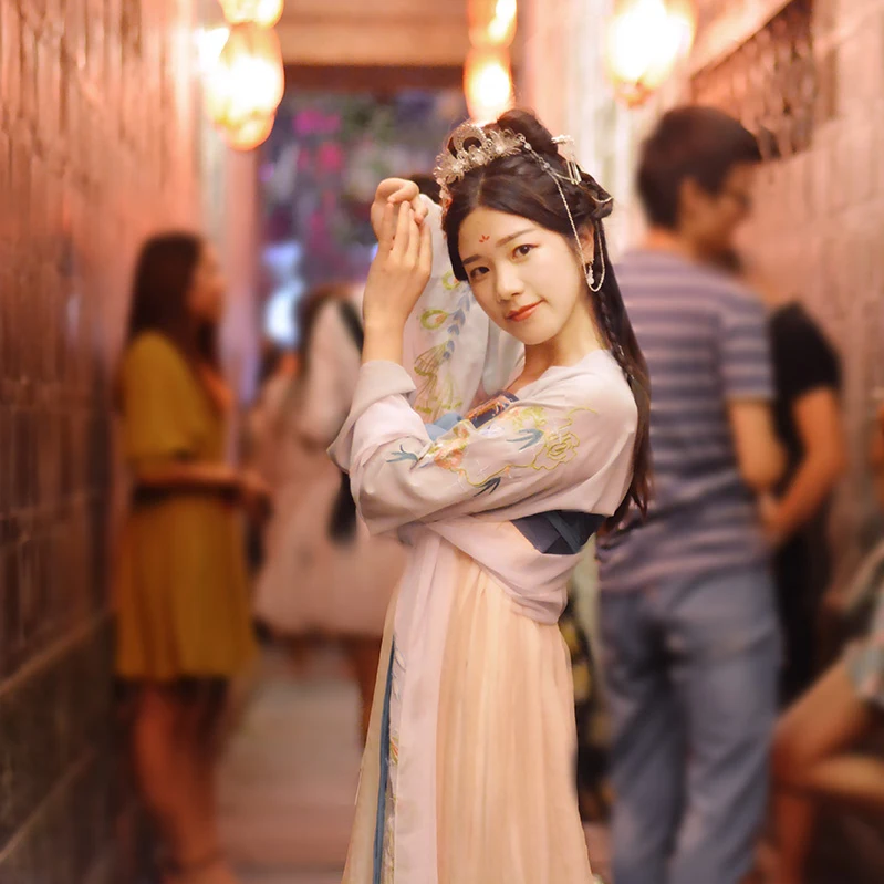 Women Chinese Traditional Costume Female Hanfu Clothing Lady Han Dynasty Princess Clothing Oriental Tang Dynasty Dress Fairy
Women Chinese Traditional Costume Female Hanfu Clothing Lady Han Dynasty Princess Clothing Oriental Tang Dynasty Dress Fairy