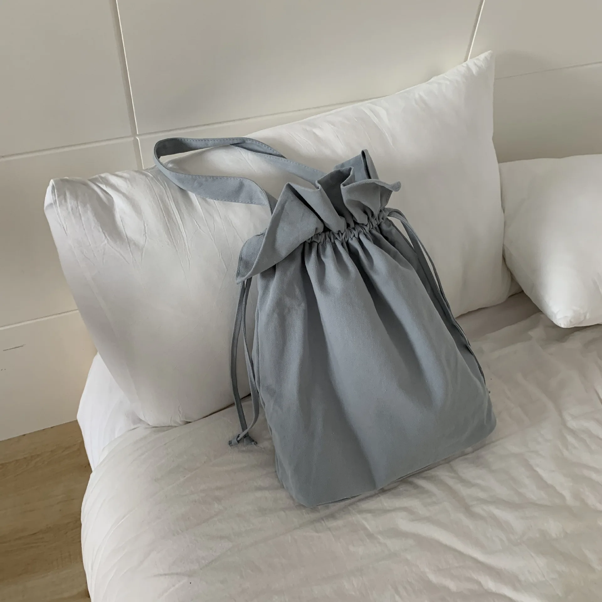 New Fashion Folding Women Handbag Tote Ladies Casual Canvas Bag Aesthetic Elastic Band Shoulder Bag Beach Bolsa
New Fashion Folding Women Handbag Tote Ladies Casual Canvas Bag Aesthetic Elastic Band Shoulder Bag Beach Bolsa