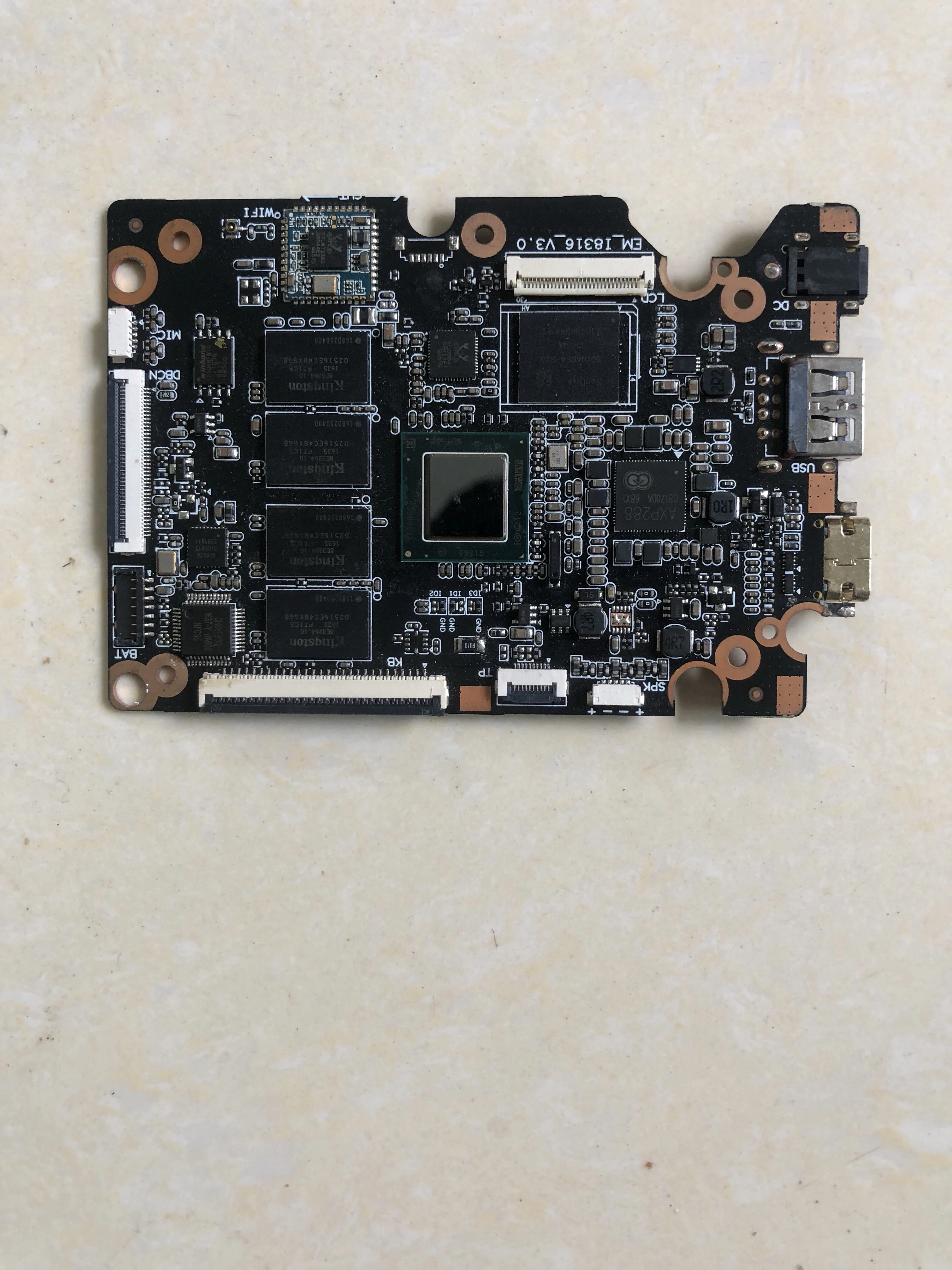 Z3735F 2G + 32G WIN10 Tablet Motherboard 
Z3735F 2G + 32G WIN10 Tablet Motherboard