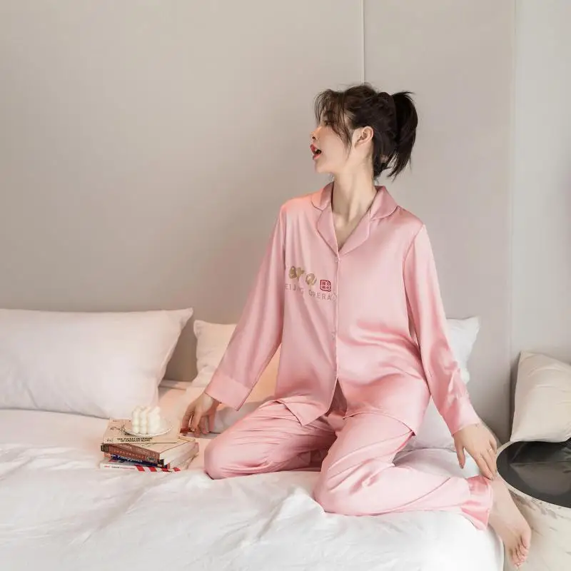 Bride Wedding Pink 2PCS Rayon Pajamas Sets Sexy Notched Sleep Suit Pyjamas Print Beijing Opera Women Home Wear Spring Nightwear 
Bride Wedding Pink 2PCS Rayon Pajamas Sets Sexy Notched Sleep Suit Pyjamas Print Beijing Opera Women Home Wear Spring Nightwear