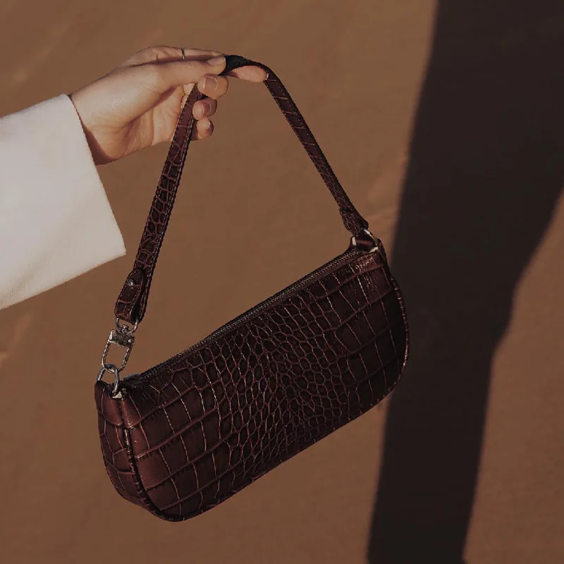 New PU Leather Fashion Crocodile Pattern Shoulder Bag Hand Bag Personality Versatile Patent Leather Underarm Bag Handbag
New PU Leather Fashion Crocodile Pattern Shoulder Bag Hand Bag Personality Versatile Patent Leather Underarm Bag Handbag