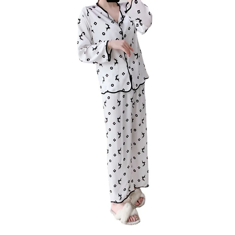 Ice Silk Pajamas Women's Long-Sleeved Trousers Peter Pan Collar Style Printing Fashion Leisure Loose Artificial Silk Home Wear
Ice Silk Pajamas Women's Long-Sleeved Trousers Peter Pan Collar Style Printing Fashion Leisure Loose Artificial Silk Home Wear