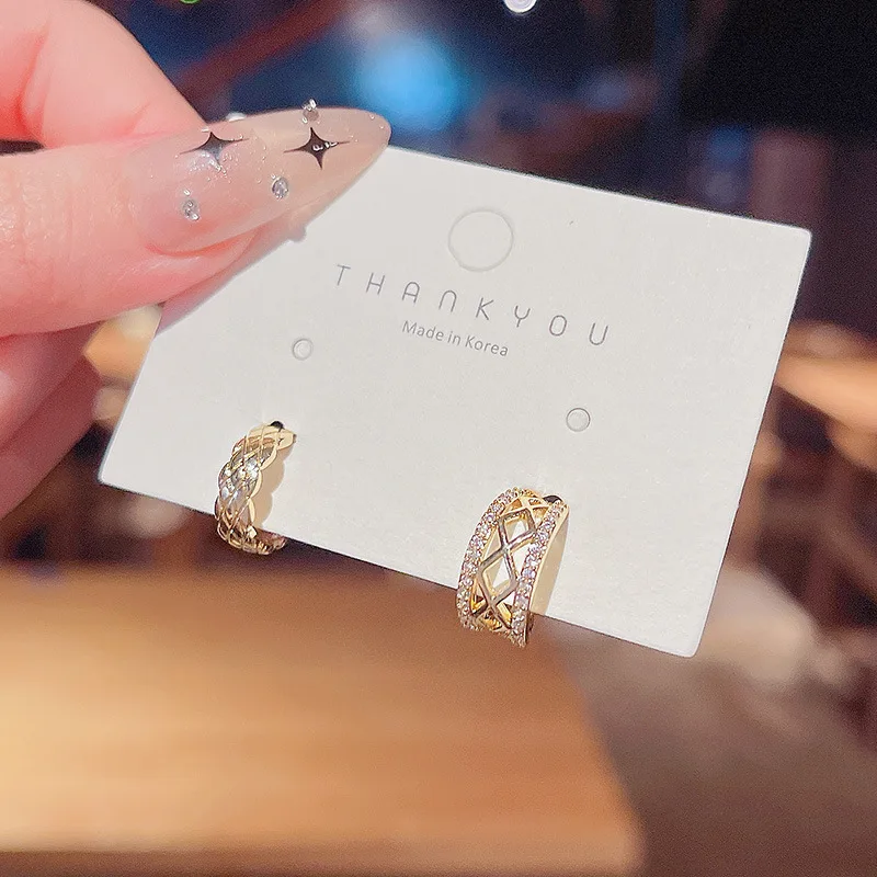 Vintage Women Ear Bone Earrings Clip Luxury Punk Geometric Charm Crystals 2022 New Valentines Gift Korean Jewelry Wholesale
Vintage Women Ear Bone Earrings Clip Luxury Punk Geometric Charm Crystals 2022 New Valentines Gift Korean Jewelry Wholesale