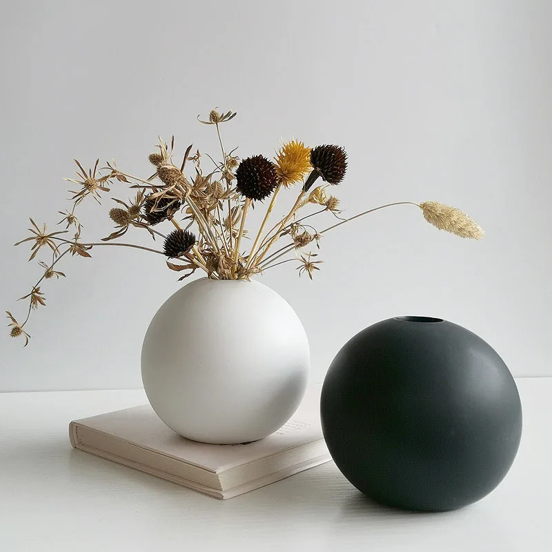 Home Decoration Ceramic Vase Minimalist Round Art Vases Flower Arrangement Living Room TV Cabinet Decor Artware Ornament Crafts
Home Decoration Ceramic Vase Minimalist Round Art Vases Flower Arrangement Living Room TV Cabinet Decor Artware Ornament Crafts