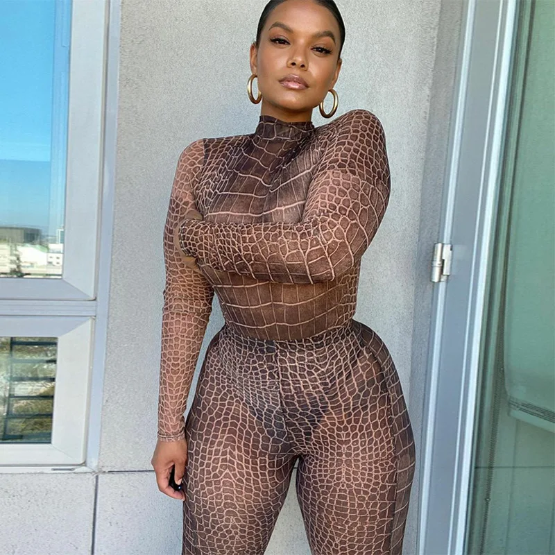 Fashion Women Matching Set One Pieces Jumpsuit Sexy Perspective Long Sleeve Bodysuits Retro Female Overalls Clubwear Mujer
Fashion Women Matching Set One Pieces Jumpsuit Sexy Perspective Long Sleeve Bodysuits Retro Female Overalls Clubwear Mujer