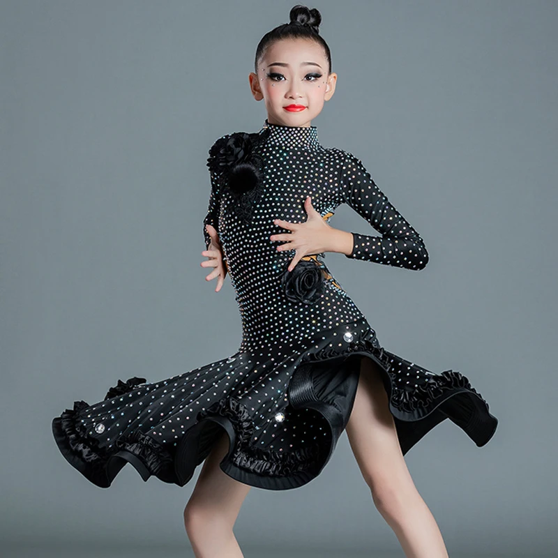 New Girls Latin Dance Competition Dress High End Rhinestone Black Dress Long Sleeves Child Latin Dancewear Ballroom Dress 
New Girls Latin Dance Competition Dress High End Rhinestone Black Dress Long Sleeves Child Latin Dancewear Ballroom Dress
