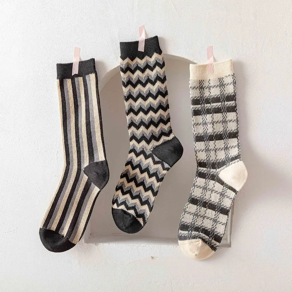 Japanese Harajuku Style Cotton Knit Socks Women Fashion Stars Wave Checkered Stripes Street Classic Cool Black White Socks
Japanese Harajuku Style Cotton Knit Socks Women Fashion Stars Wave Checkered Stripes Street Classic Cool Black White Socks