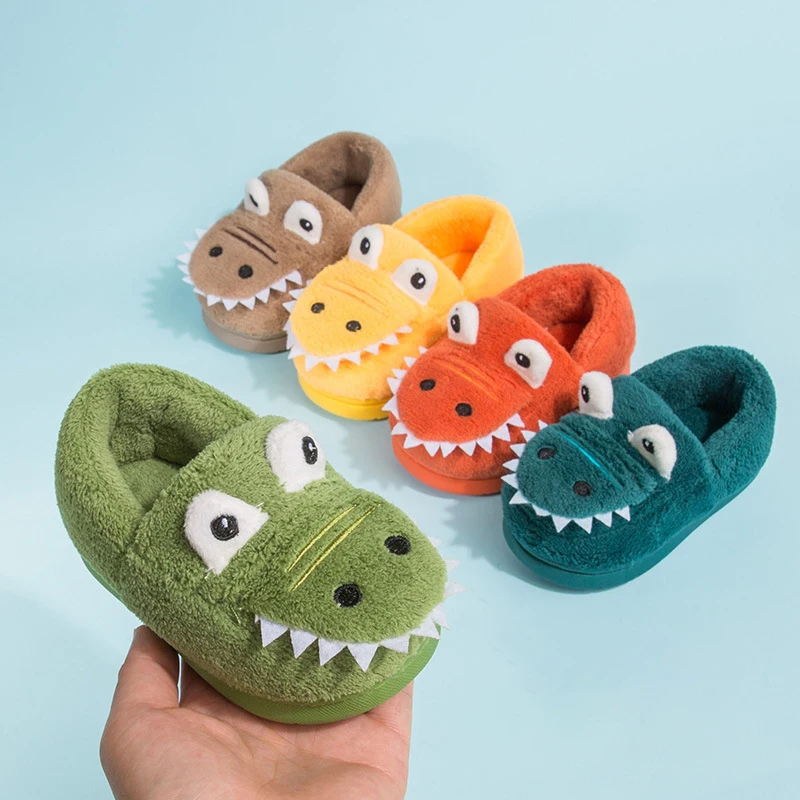 Тапочки для мальчиков и девочек, домашняя обувь с милым мультяшным крокодиловым принтом, теплые меховые тапочки, домашние тапочки
Тапочки для мальчиков и девочек, домашняя обувь с милым мультяшным крокодиловым принтом, теплые меховые тапочки, домашние тапочки