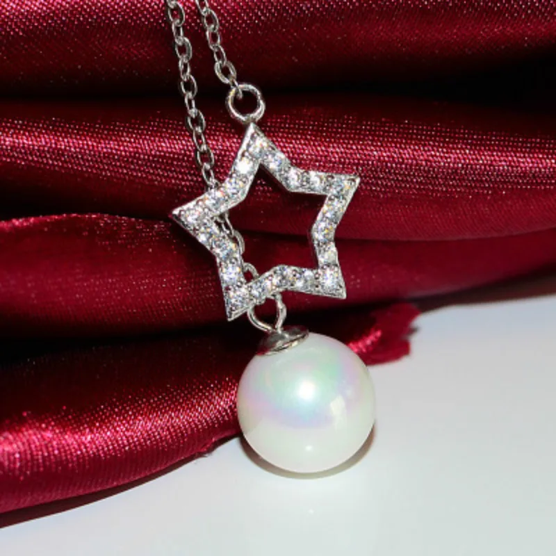 Fashion Simple Clavicle Chain Female Diamond Five-Pointed Star Pendant Moon Pearl Necklace
Fashion Simple Clavicle Chain Female Diamond Five-Pointed Star Pendant Moon Pearl Necklace