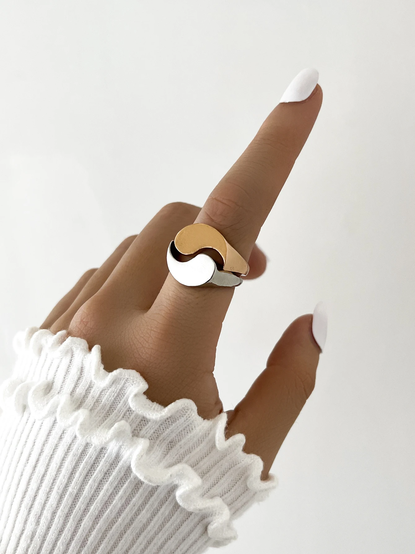 Stillgirl 2Pcs Punk Gold Silver Color Matching Rings for Women Kpop Couple Y2k Vintage Set Fashion Jewelry Bijoux Femme Anillos
Stillgirl 2Pcs Punk Gold Silver Color Matching Rings for Women Kpop Couple Y2k Vintage Set Fashion Jewelry Bijoux Femme Anillos