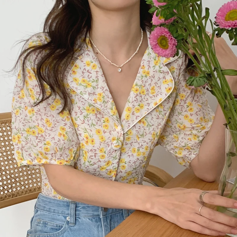 Korean Chic Sweet Single Breasted Loose Floral Printing Bubble Sleeve Peter Pan Collar Short Sleeve Shirt Blouse
Korean Chic Sweet Single Breasted Loose Floral Printing Bubble Sleeve Peter Pan Collar Short Sleeve Shirt Blouse