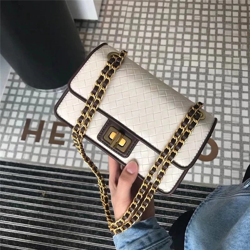 Luxury ladies shoulder bag 2C classic caviar leather double flap messenger bag fashionable large capacity women's handbag
Luxury ladies shoulder bag 2C classic caviar leather double flap messenger bag fashionable large capacity women's handbag