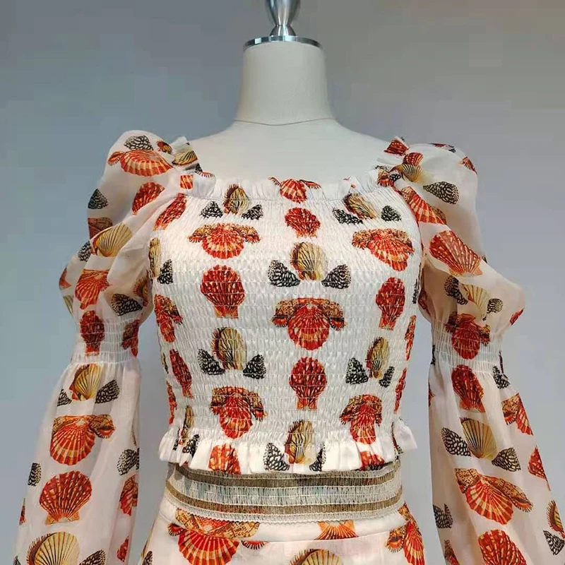 TWOTWINSTYLE White Print Two Piece Set For Women Square Collar Puff Long Sleeve Top High Waist Midi Skirt Casual Sets Female New
TWOTWINSTYLE White Print Two Piece Set For Women Square Collar Puff Long Sleeve Top High Waist Midi Skirt Casual Sets Female New