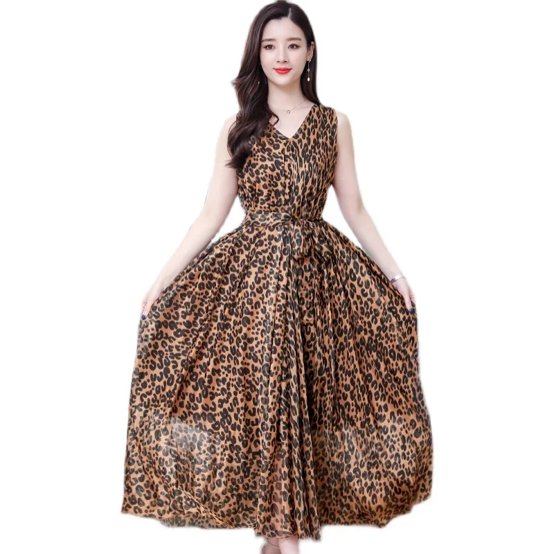 2021 Summer New Leopard Maxi Dress Sleeveless For Women Temperament Lady Waist Slim V-neck Sexy Large Size party Dresses Vestido
2021 Summer New Leopard Maxi Dress Sleeveless For Women Temperament Lady Waist Slim V-neck Sexy Large Size party Dresses Vestido
