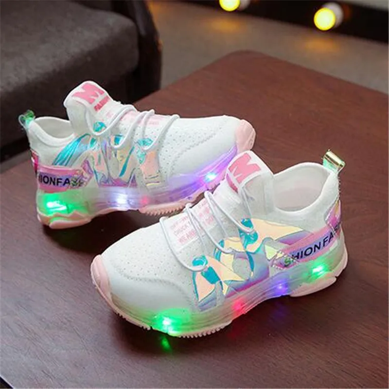 New Children Casual Mesh Shoes Girls Boys LED Lighted Light Shoes Baby Toddler Breathable Flats Kids Sneakers Sports Shoes 018 
New Children Casual Mesh Shoes Girls Boys LED Lighted Light Shoes Baby Toddler Breathable Flats Kids Sneakers Sports Shoes 018