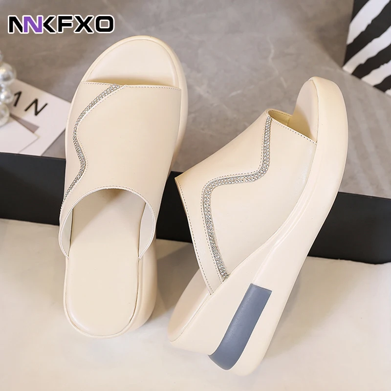 2022 Women Slipper Sandals High Heels Wedges Platform Leather Fish Mouth Crystal Elegant Female Slipper Summer Ladies Shoes
2022 Women Slipper Sandals High Heels Wedges Platform Leather Fish Mouth Crystal Elegant Female Slipper Summer Ladies Shoes