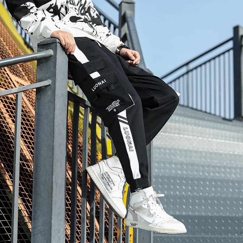 Big Pocket Men's Cargo Pants Streetwear Leisure Hip Hop Jogging Pants Male High Quality 2021 New Sweatpants Pants Mens Trousers 
Big Pocket Men's Cargo Pants Streetwear Leisure Hip Hop Jogging Pants Male High Quality 2021 New Sweatpants Pants Mens Trousers