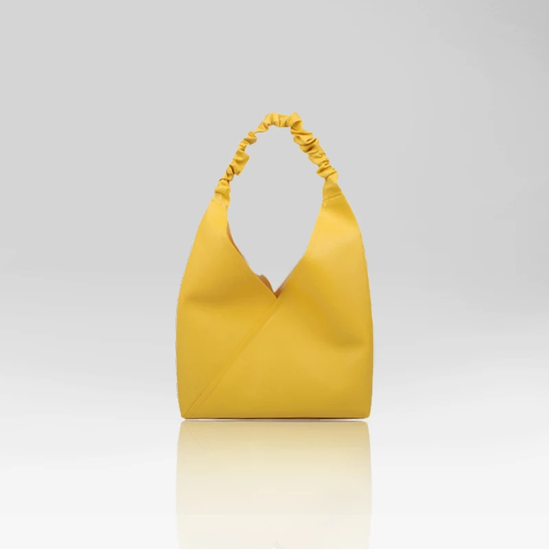 Women's bag 2021 new Korean fashion retro large capacity pleated armpit bag women's portable one shoulder bag
Women's bag 2021 new Korean fashion retro large capacity pleated armpit bag women's portable one shoulder bag