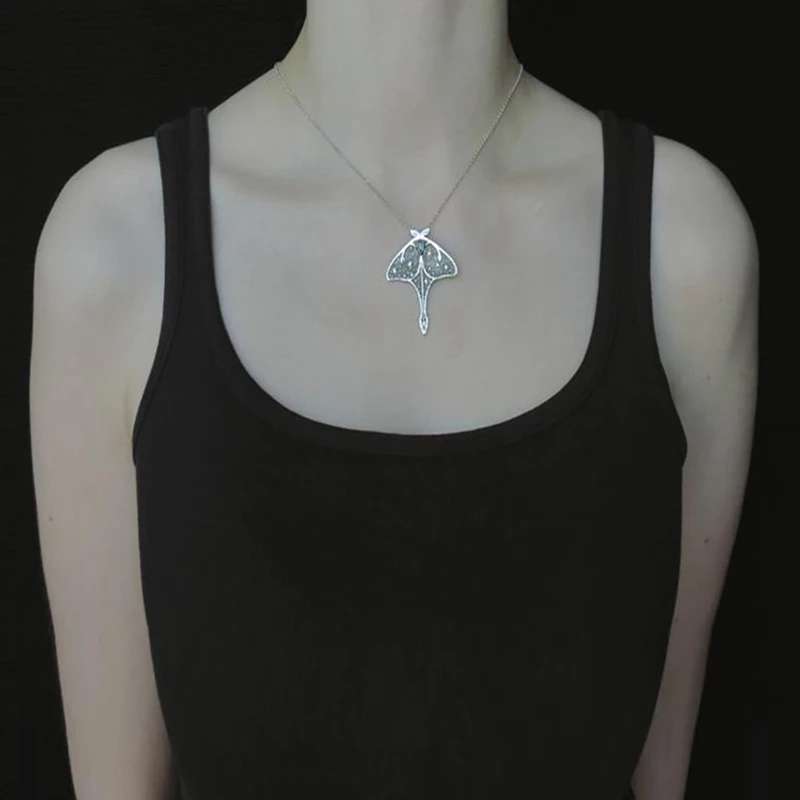 Mysterious Moth Chain Vintage Butterfly Gem Pendant Necklace Crystal Chain Necklaces Women Female Party Fashion Jewelry Gifts
Mysterious Moth Chain Vintage Butterfly Gem Pendant Necklace Crystal Chain Necklaces Women Female Party Fashion Jewelry Gifts