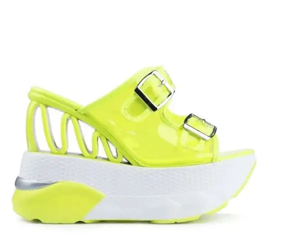 INS 2020 New Summer PVC Wedge Slippers Female Transparent Belt Buckle Super High Heel Large Size 42 43 Sandals 
INS 2020 New Summer PVC Wedge Slippers Female Transparent Belt Buckle Super High Heel Large Size 42 43 Sandals