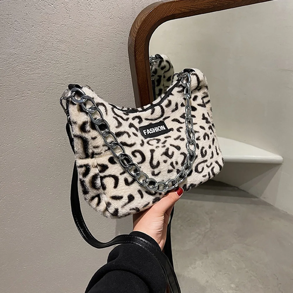 Women Leopard Print Plush Shoulder Bag Autumn Winter Casual Handbags Large Capacity Crossbody Bags Female Chain Messenger Bags
Women Leopard Print Plush Shoulder Bag Autumn Winter Casual Handbags Large Capacity Crossbody Bags Female Chain Messenger Bags