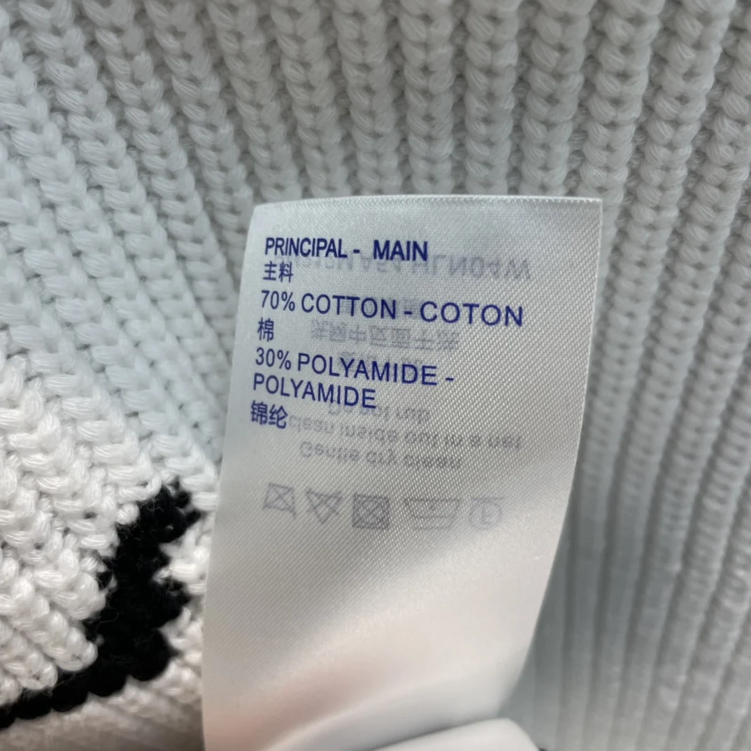 Fashion Black White Contrast Sweaters Pullovers Women Autumn 2021 High-end Brand Stand Collar Design Long Sleeve Cotton Sweaters
Fashion Black White Contrast Sweaters Pullovers Women Autumn 2021 High-end Brand Stand Collar Design Long Sleeve Cotton Sweaters