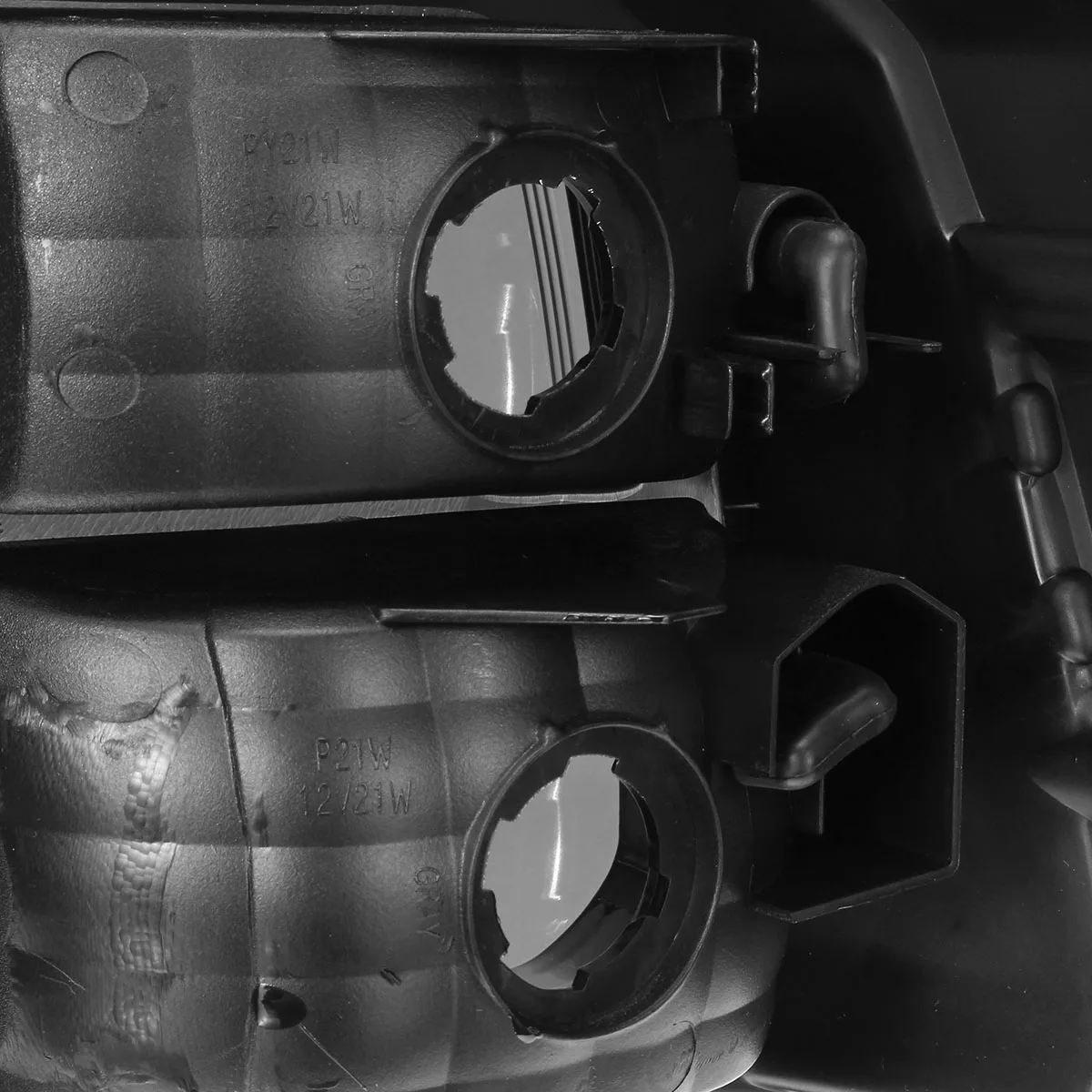 2PCS Car Rear Smoked Tail Light Brake Lamp Signal Lighting DRL Reverse For Toyota Hilux Revo 2015 2016 2017 2018 Accessories
2PCS Car Rear Smoked Tail Light Brake Lamp Signal Lighting DRL Reverse For Toyota Hilux Revo 2015 2016 2017 2018 Accessories