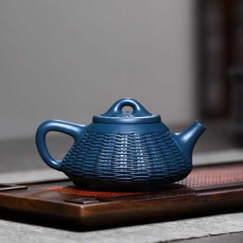 Yixing famous handmade teapot ziye shipao Tianqing clay large capacity Zisha large authentic Zisha tea set
Yixing famous handmade teapot ziye shipao Tianqing clay large capacity Zisha large authentic Zisha tea set