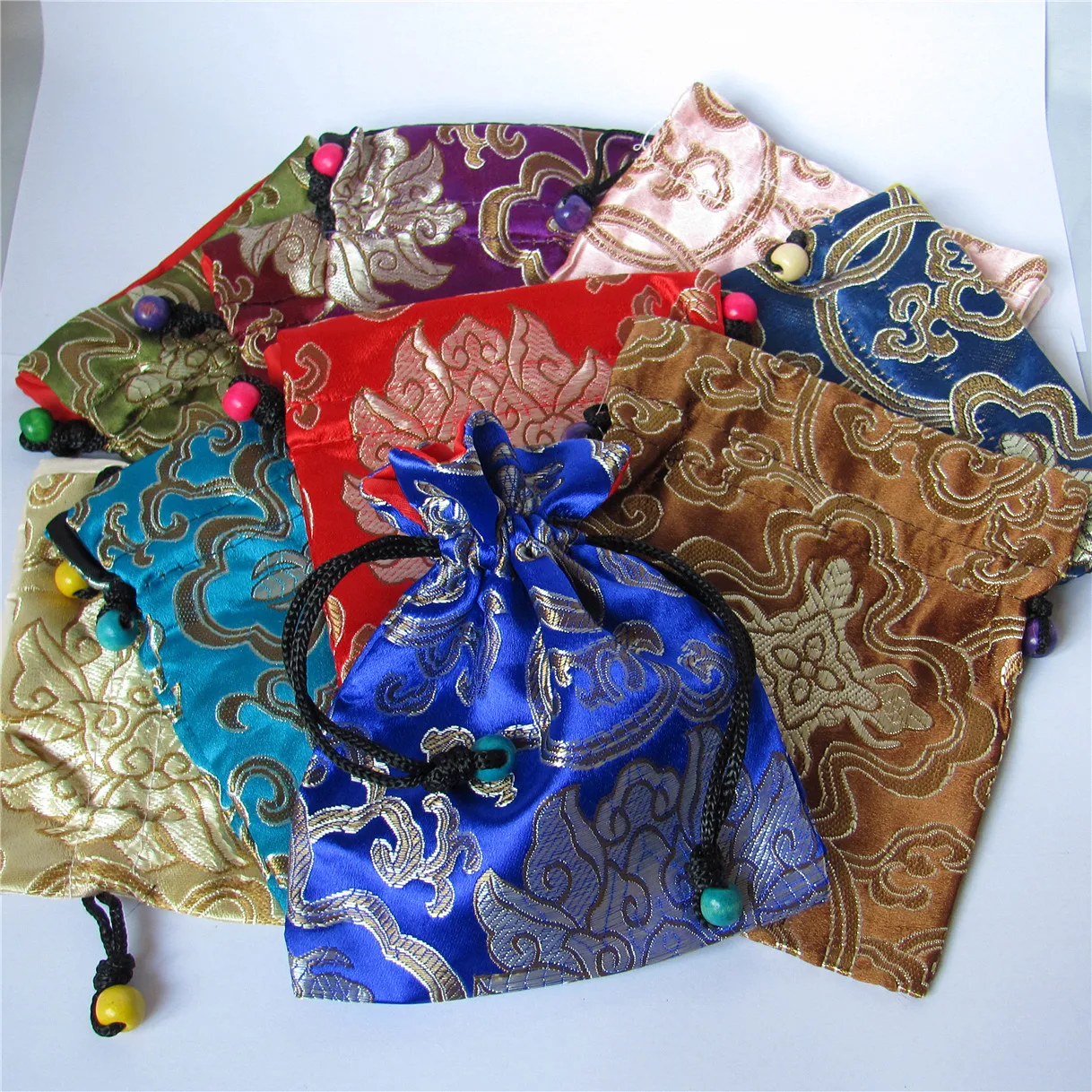 Colorful Cloud Brocade Silk Pouches Pocket Money Coin Bag Drawstring Grab Rosary Jewelry Gift Packing Bags
Colorful Cloud Brocade Silk Pouches Pocket Money Coin Bag Drawstring Grab Rosary Jewelry Gift Packing Bags