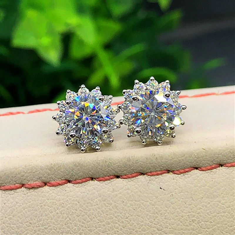 Luxury Delicate Stud Earrings for Women Brilliant Cubic Zirconia Women's Fashion Earrings High Quality Trendy Jewelry
Luxury Delicate Stud Earrings for Women Brilliant Cubic Zirconia Women's Fashion Earrings High Quality Trendy Jewelry